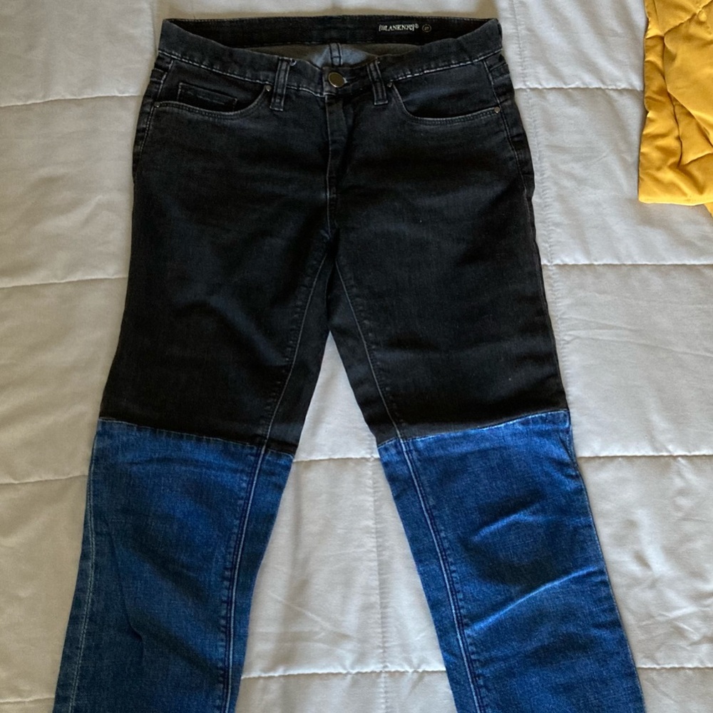 Super comfy and stylish cropped skinny jeans! Love the fit.